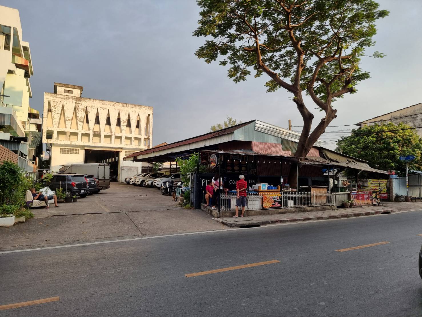 ขายที่ดินพร้อมอาคารโกดังติดคลองสวนแดนถนนชัยฤกษ์  ทำเลดี แหล่งชุมชน