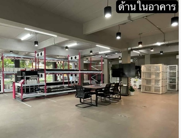  ให้เช่าพื้นที่ โชว์รูม ติดถนน พัฒนาการ พื้นที่ 226 ตรม 