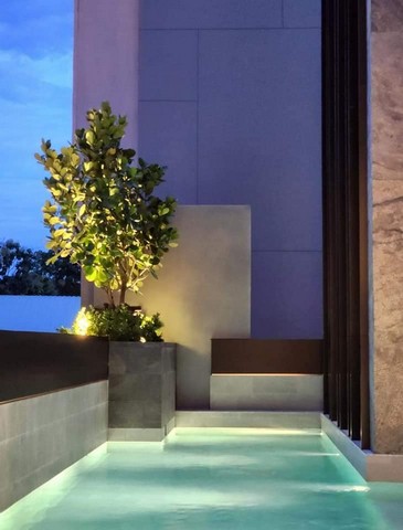 ให้เช่าพูลวิลล่า 3 ชั้น Bugaan Pattanakarn สไตล์ Modern Luxury 700 ตรม. 5 ห้องนอน ซอยพัฒนาการ32 พร้อมลิฟต์แก้ว สระว่ายน้ำในบ้าน 
