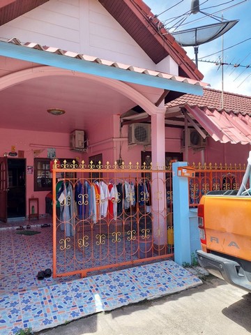 ทาวน์เฮาส์ ตระกูลทอง area 21 ตารางวา 0 NGAN 0 Rai 2ห้องนอน 1500000 บาท โครตถูก! ทำเลดี การเดินทางสะดวก สาธารณูปโภคครบ อยู่ใกล้โรงเรียนอัสสัมชัญศรีราชา เซเว่นหน้าปากซอยหมู่บ้าน ATMธนาคารกรุงเทพ ยุวดีสัตวแพทย์ ขายยาประเสิรฐโอรสสาขา 1 ศูนย์บริการสาธารณสุข 1 
