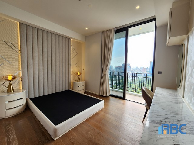 Penthouse Unit for Sale at Muniq Langsuan Selling with tenant 