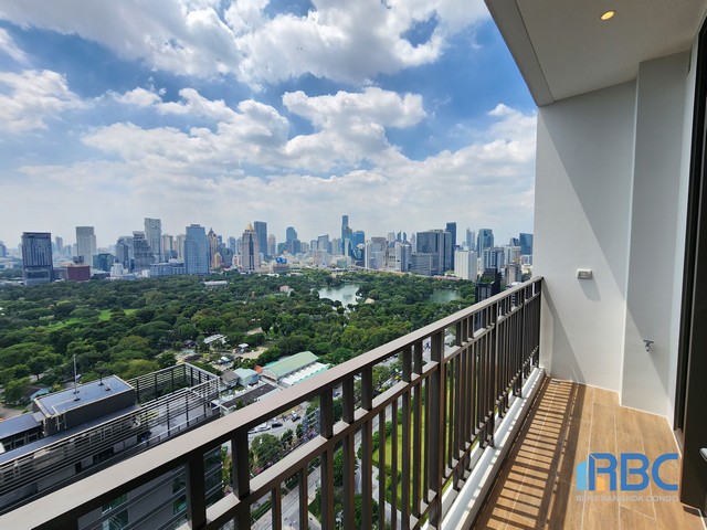 Penthouse Unit for Sale at Muniq Langsuan Selling with tenant 