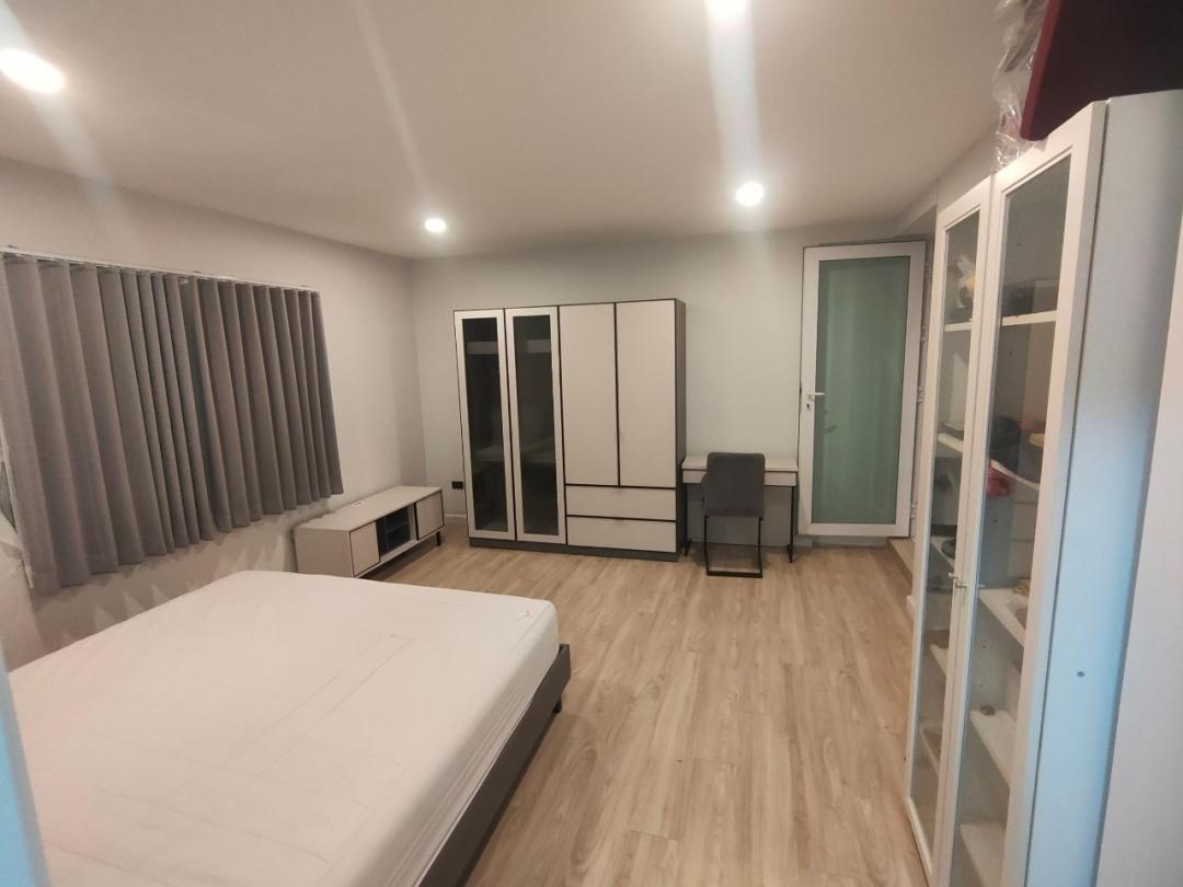 ให้เช่าบ้านเดี่ยว 2 ชั้น หมู่บ้านบลูลากูล บางนา fully furnished ใกล้ ม.ราม 2