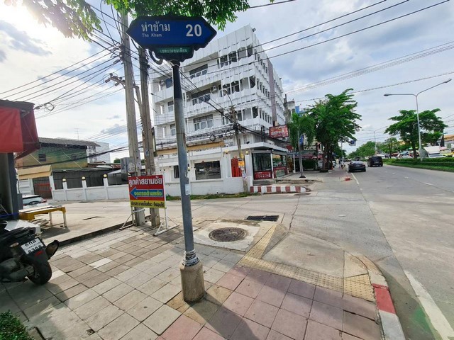 ขายที่ดิน ซอยท่าข้าม20 แยก2-2 ย่านบางขุนเทียน พื้นที่ 100 ตรว. เข้าซอยท่าข้าม 20 เพียง 250 เมตร ใกล้เซ็นทรัล พระราม2 แปลงสวยเหมาะสร้างบ้าน