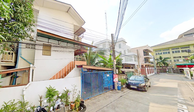 ย่านลาดพร้าว ตลาดโต้รุ่งโชคชัย ขายหอพัก-อพาร์ทเม้นท์ 3ชั้น 49ตรว. 440ตรม. 15นอน 15น้ำ 3จอดรถ 6แอร์ เซ็นทรัลอีสต์วิลล์ 
