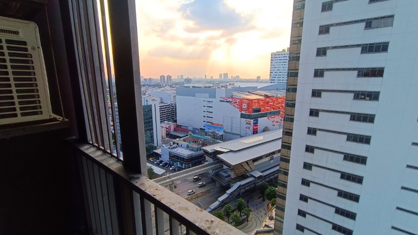 Astro Chaeng Wattana เอสโทร แจ้งวัฒนะ คอนโดใกล้ MRT สายสีชมพู เพียง 50 เมตร สถานีแจ้งวัฒนะ-ปากเกร็ด 28 เยื้องเซ็นทรัลแจ้งวัฒนะ ขายถูก 