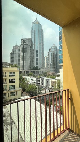 Rent Noble 09 – Cozy living : Condo close to All Seasons Place and Ploen Chit BTS station and near Central Embassy