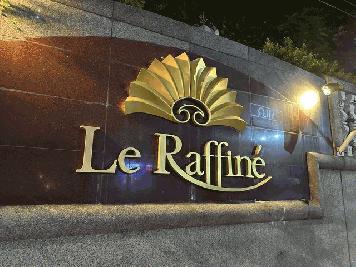 ออฟฟิตให้เช่า พื้นที่ใช้สอย 225 ่ตรม พร้อมทีจอดรถ4 คัน  อยู่ภายในคอนโด Le Raffine สุขุมวิท24 