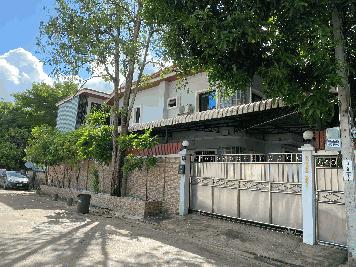 ขายบ้านเดี่ยว 2 ชั้น พร้อมที่ดิน 66 ตร.วา ใจกลางบางคอแหลม กรุงเทพฯ บ้านสร้างตามหลักฮวงจุ้ย พร้อมอยู่