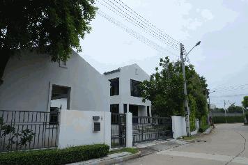 ขายด่วน บ้านหรูแปลงใหญ่ โครงการบุราสิริ รังสิต (Burasiri Rangsit)  เจ้าของขายเอง